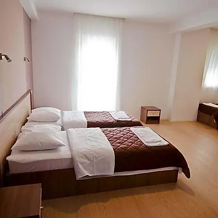 Otel Lux 4*