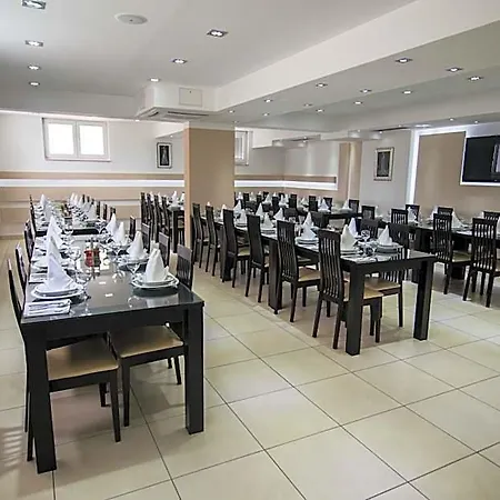 Otel Lux