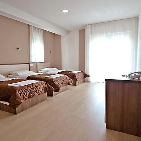 Otel Lux 4*