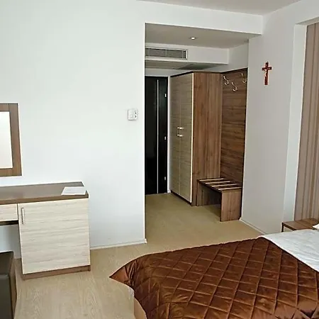 Otel Lux 4*