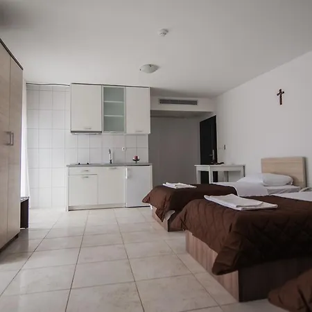 Otel Lux 4*