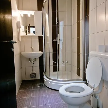Lux 4*