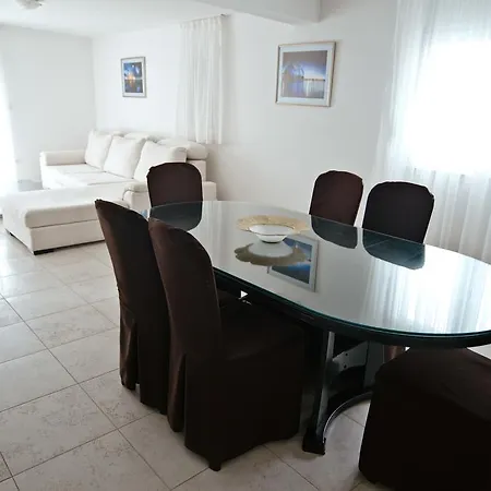 Lux Otel 4*